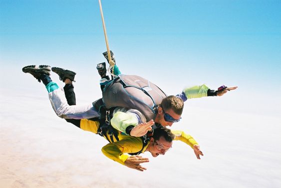 what to wear skydiving in winter